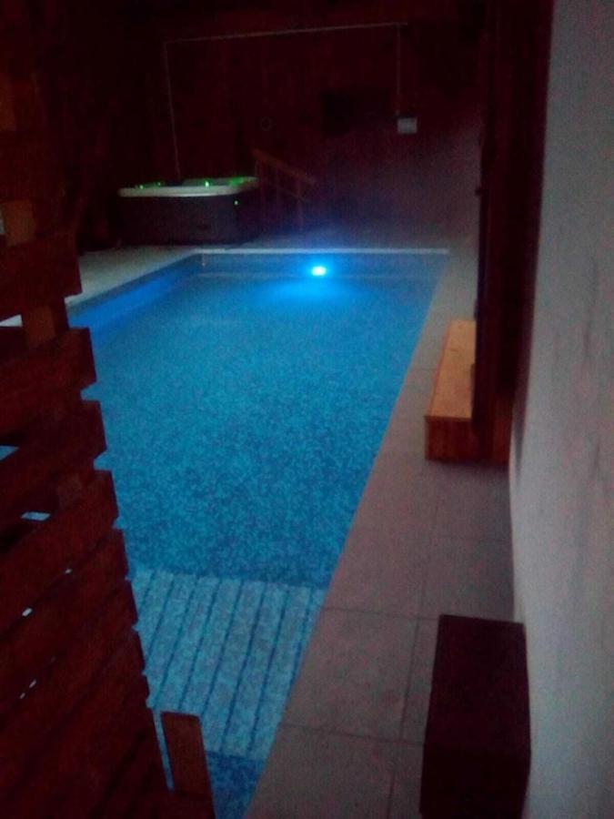 Spacieuse A Avec Piscine Et Ax-les-Thermes